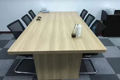 辦公桌椅丨會議桌丨屏風卡位丨老板桌