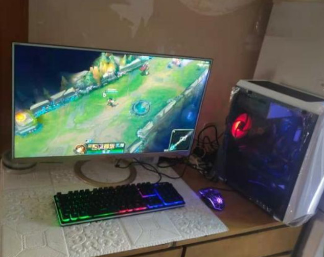 i7八線程獨立顯卡2G硬盤32寸